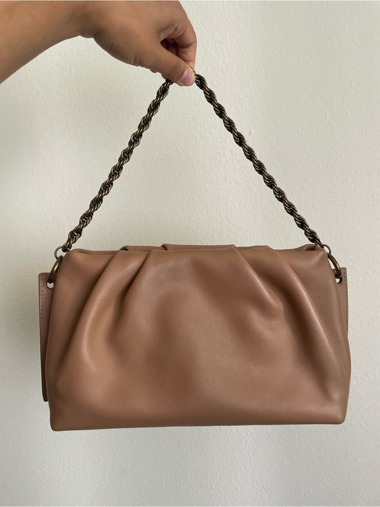 Universal Thread Handbags - Universal Thread Ruched Shoulder Bag in Camel Brown with Twisted Chain Handle